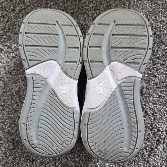 All In Motion Sneakers - Picture 3 of 5